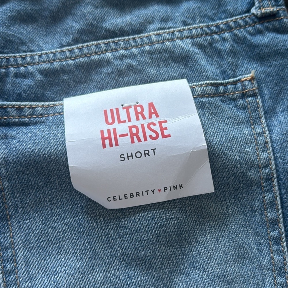 Celebrity Pink NWT Ultra High Rise frayed Shorts Size: 30 / 11 - Picture 5 of 11